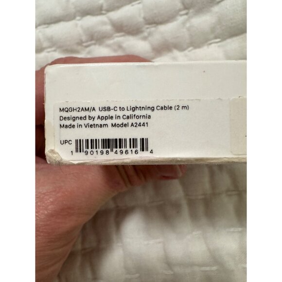 Apple USB-C to Lightning Cable 2m White NWB - Picture 8 of 13